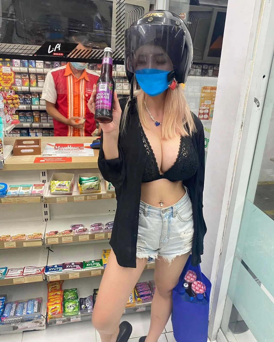 Anastasya Khosasih camshow