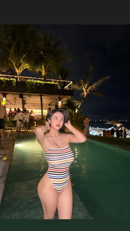 Anastasya Khosasih camshow