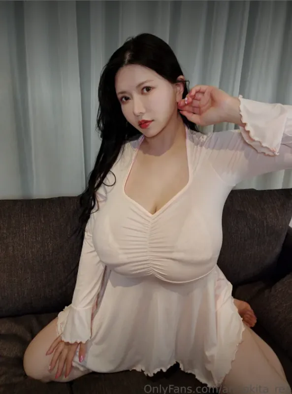 Anri Okita camshow