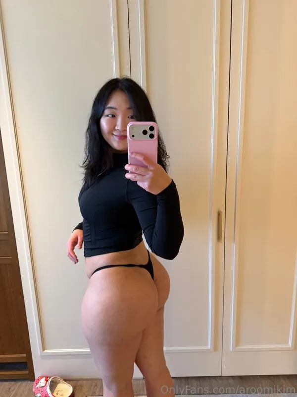 Aroomi Kim camshow