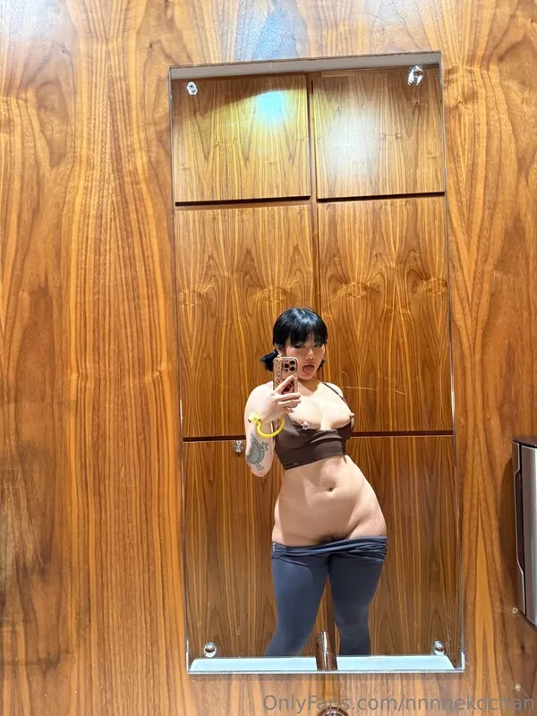 nnnneckochan camshow