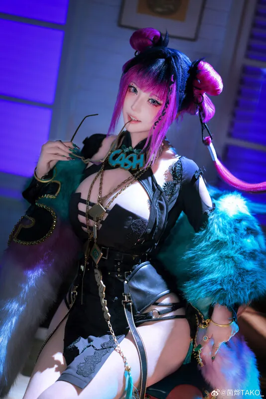 Takomayuyi camshow