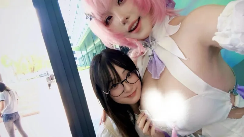 Takomayuyi camshow