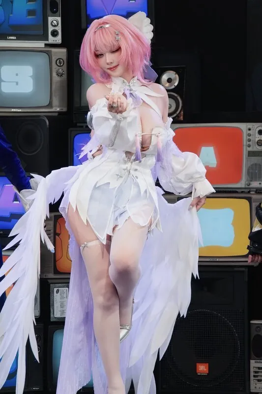 Takomayuyi camshow
