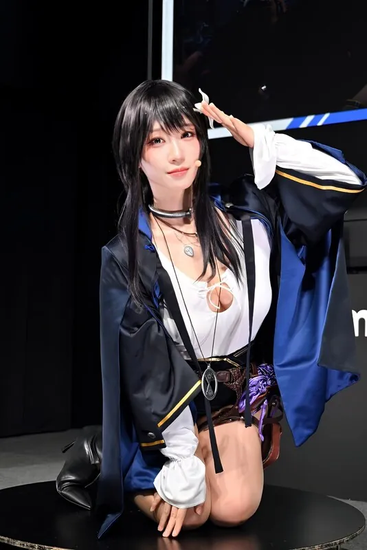 伊織もえ — 37 new photos from her asian cam shows