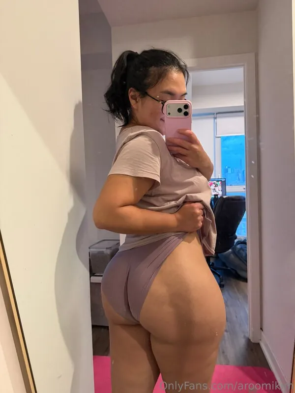 Aroomi Kim camshow