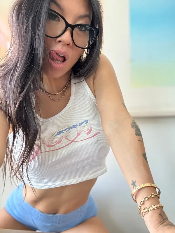 Asa Akira camshow