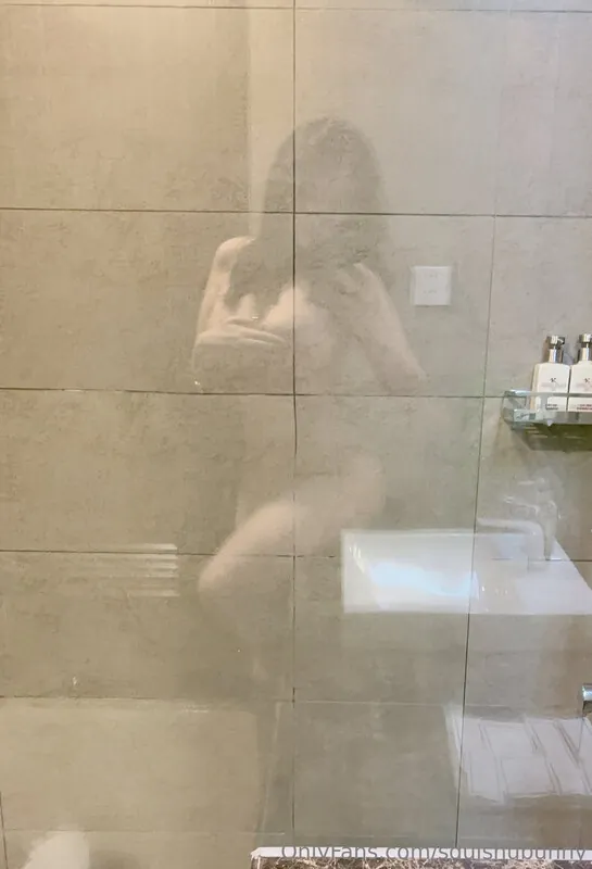 Hana Bunny (Hanna Dinh) camshow