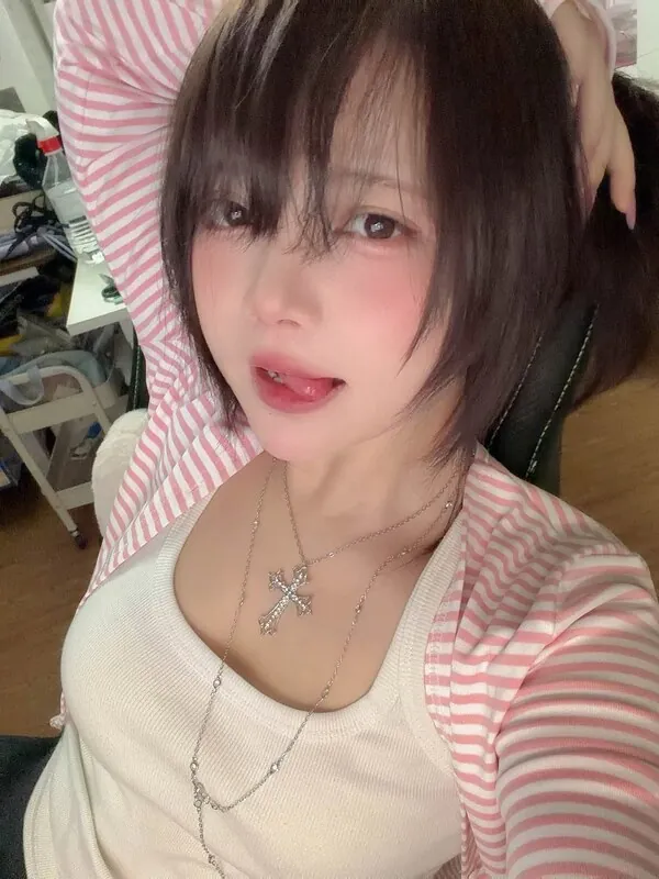 Miu - ミウ Cosplayer camshow