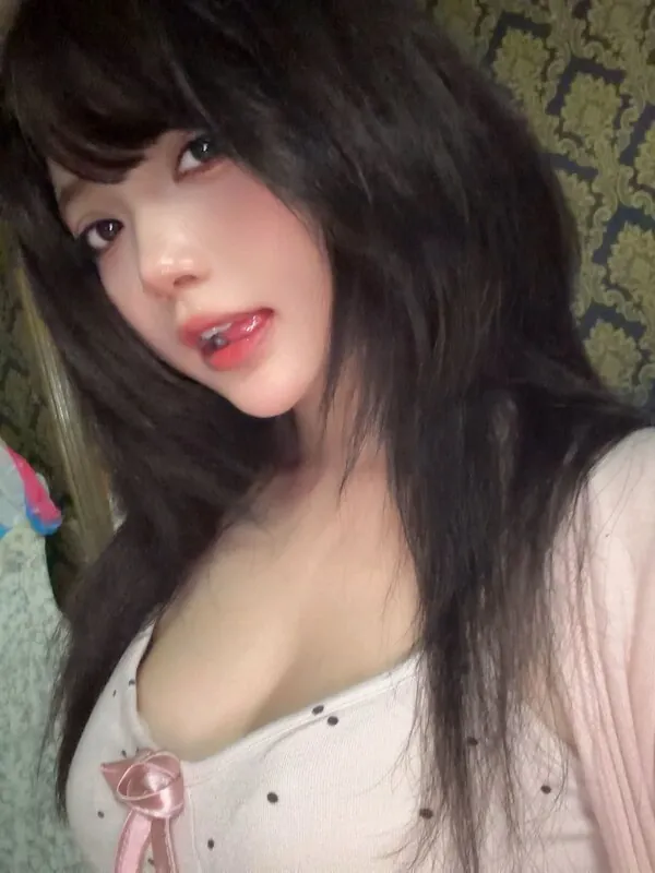 Miu - ミウ Cosplayer camshow