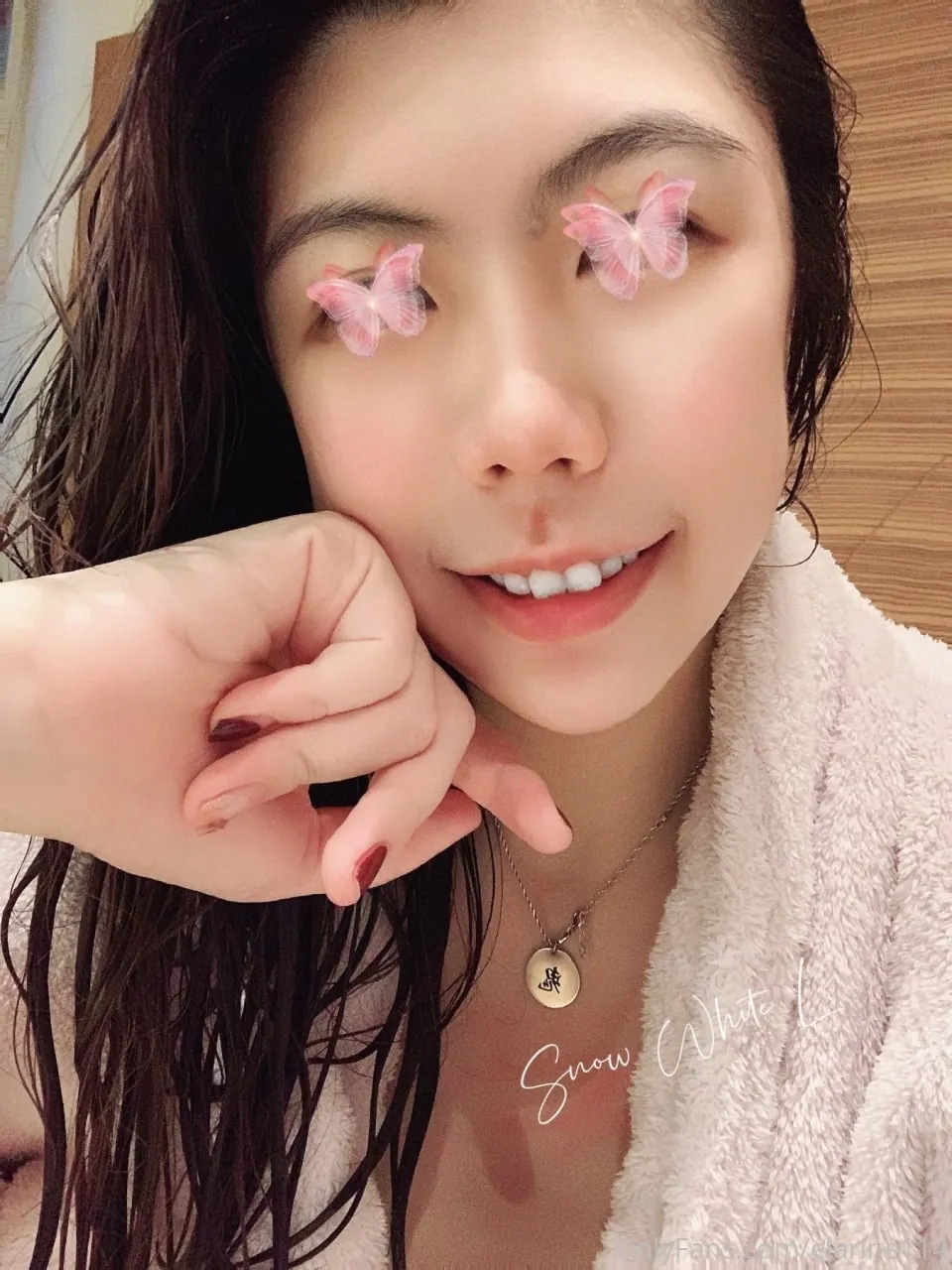 Taiwanese OnlyFans Elarine114 白雪蘿綝🍎Snow White camshow