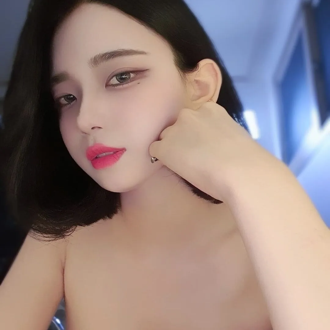 zlzzlz95 — nude asian cam girl: leaks, pics & videos