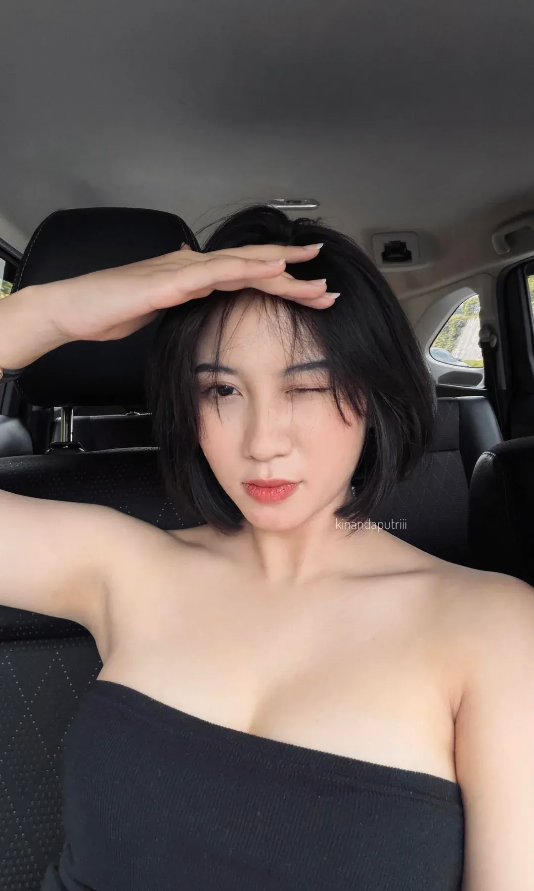 Laras Kinanda Putri camshow