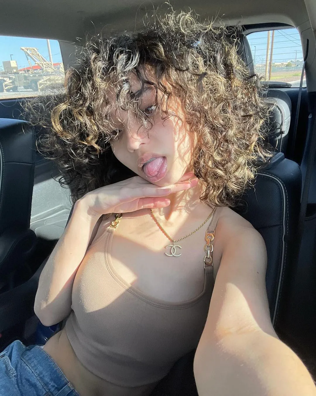prettyluhhangie camshow