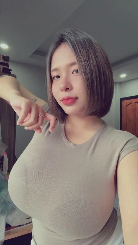 sn_xny [Busty Thai] camshow
